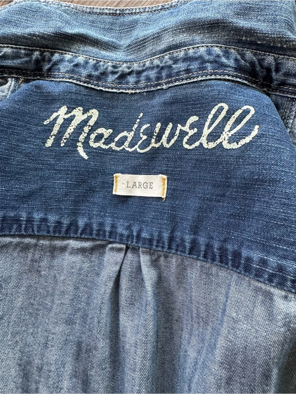 Madewell Tuckable Denim Shirt in Greendale Wash Large - Picture 5 of 6